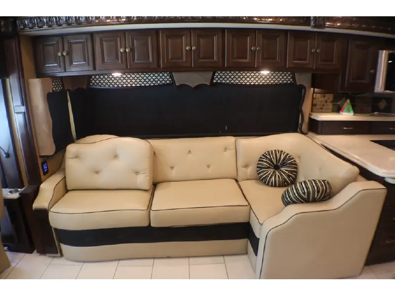 2016 WINNEBAGO GRAND TOUR 42QL