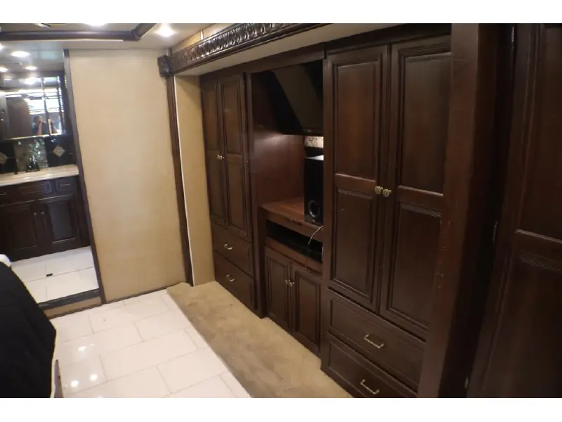 2016 WINNEBAGO GRAND TOUR 42QL