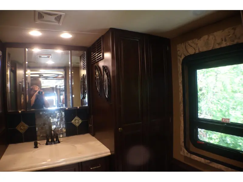 2016 WINNEBAGO GRAND TOUR 42QL