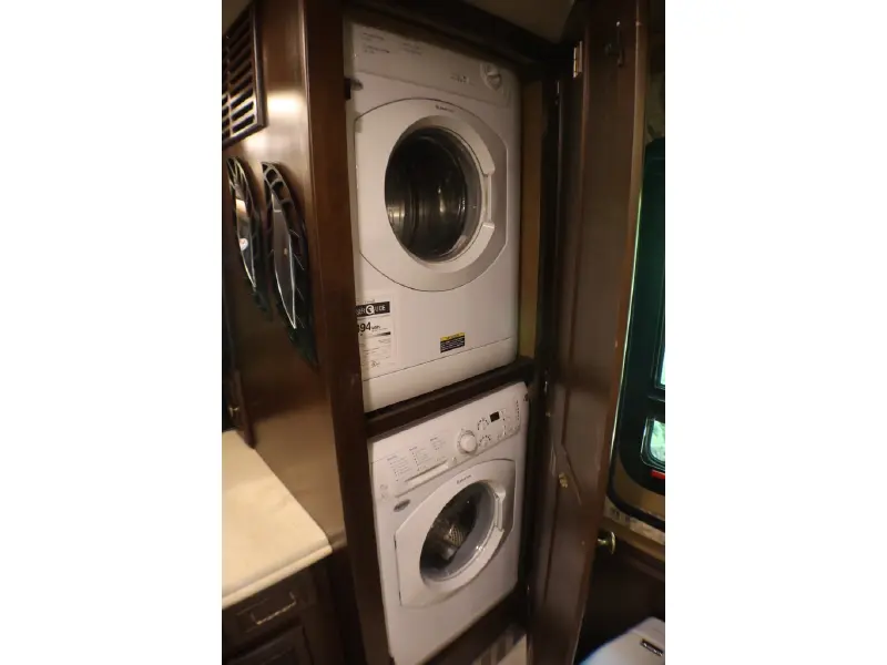 2016 WINNEBAGO GRAND TOUR 42QL