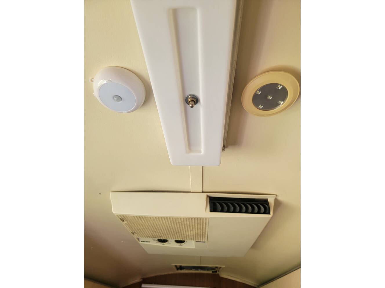 A photo of this 1965 Airstream GLOBETROTTER 19