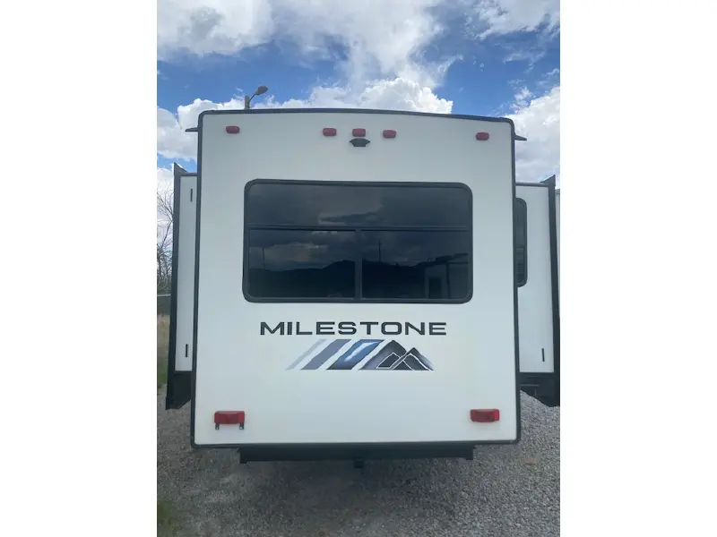 2021 HEARTLAND MILESTONE M1