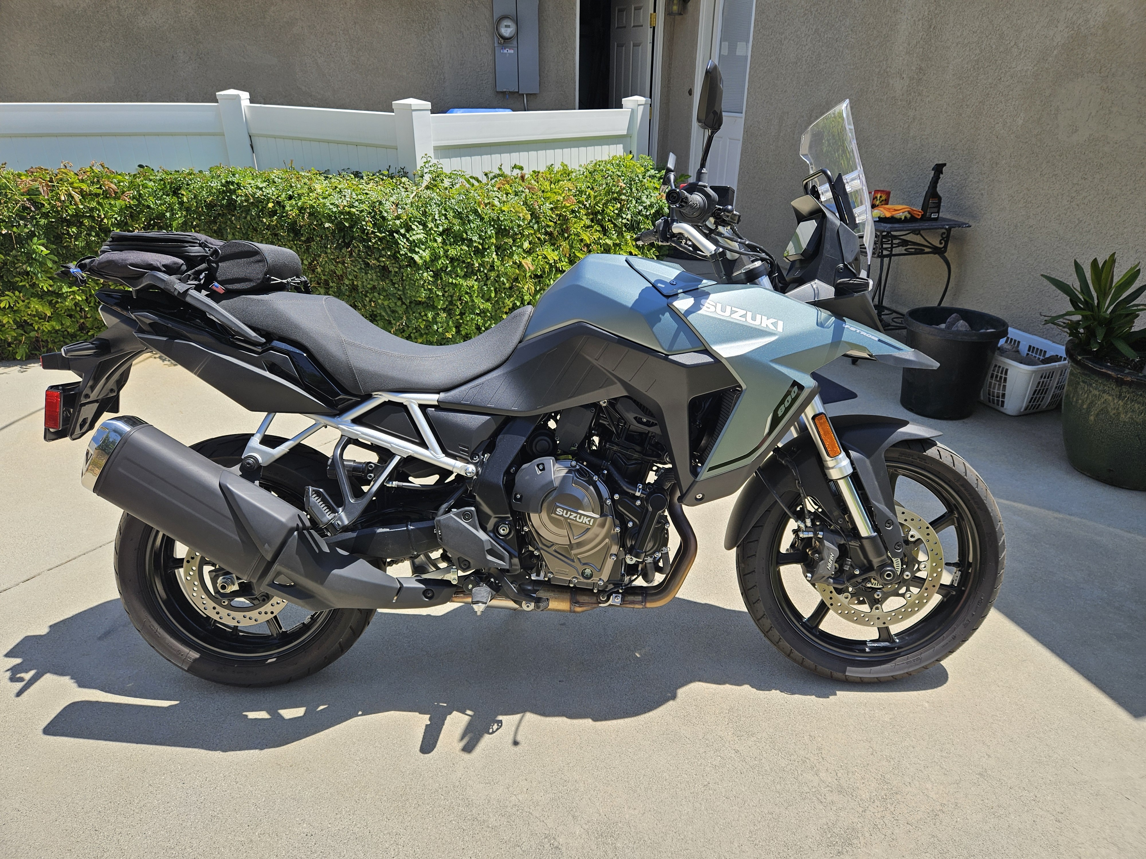 2024 Suzuki V-STROM 800 800 in Northridge, CA