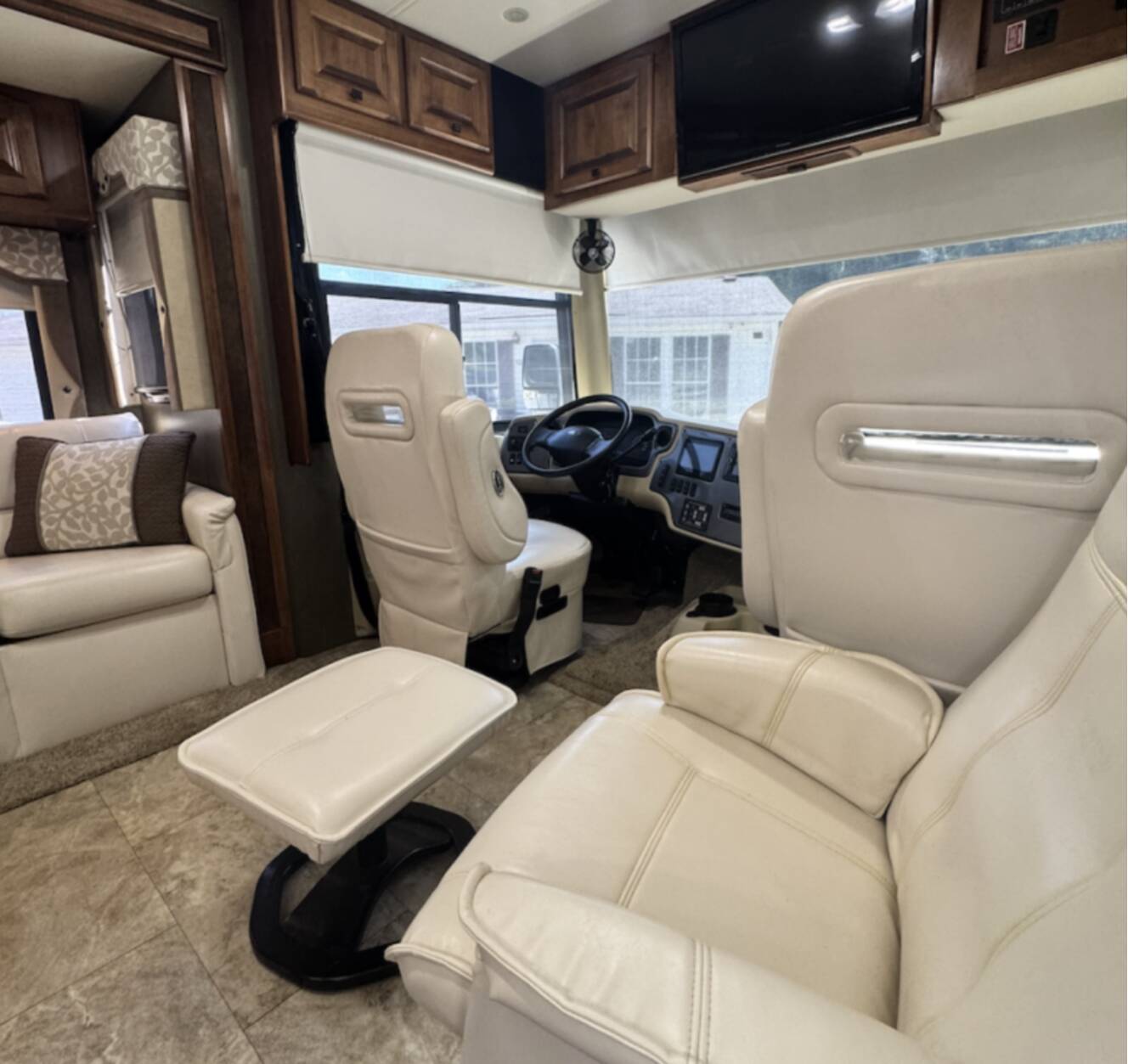 A photo of this 2013 Tiffin Motorhomes ALLEGRO OPEN ROAD 32CA