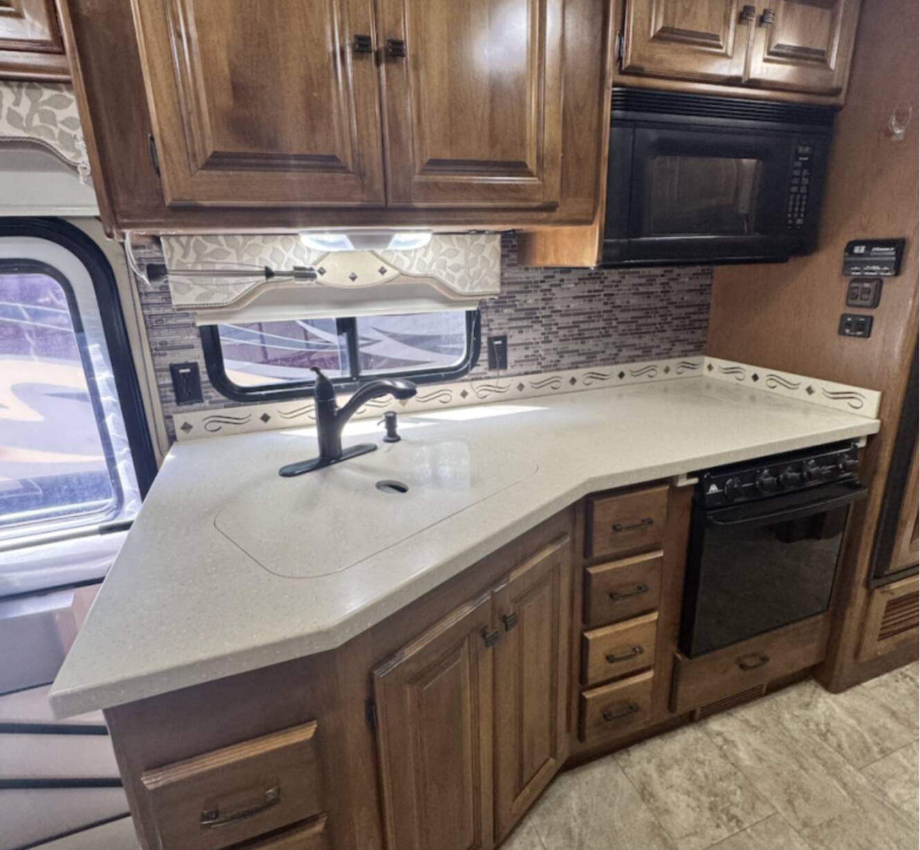 A photo of this 2013 Tiffin Motorhomes ALLEGRO OPEN ROAD 32CA