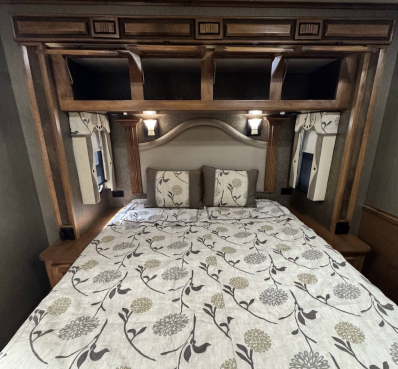 A photo of this 2013 Tiffin Motorhomes ALLEGRO OPEN ROAD 32CA
