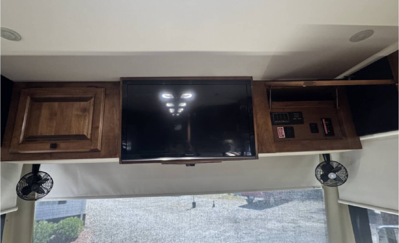 A photo of this 2013 Tiffin Motorhomes ALLEGRO OPEN ROAD 32CA
