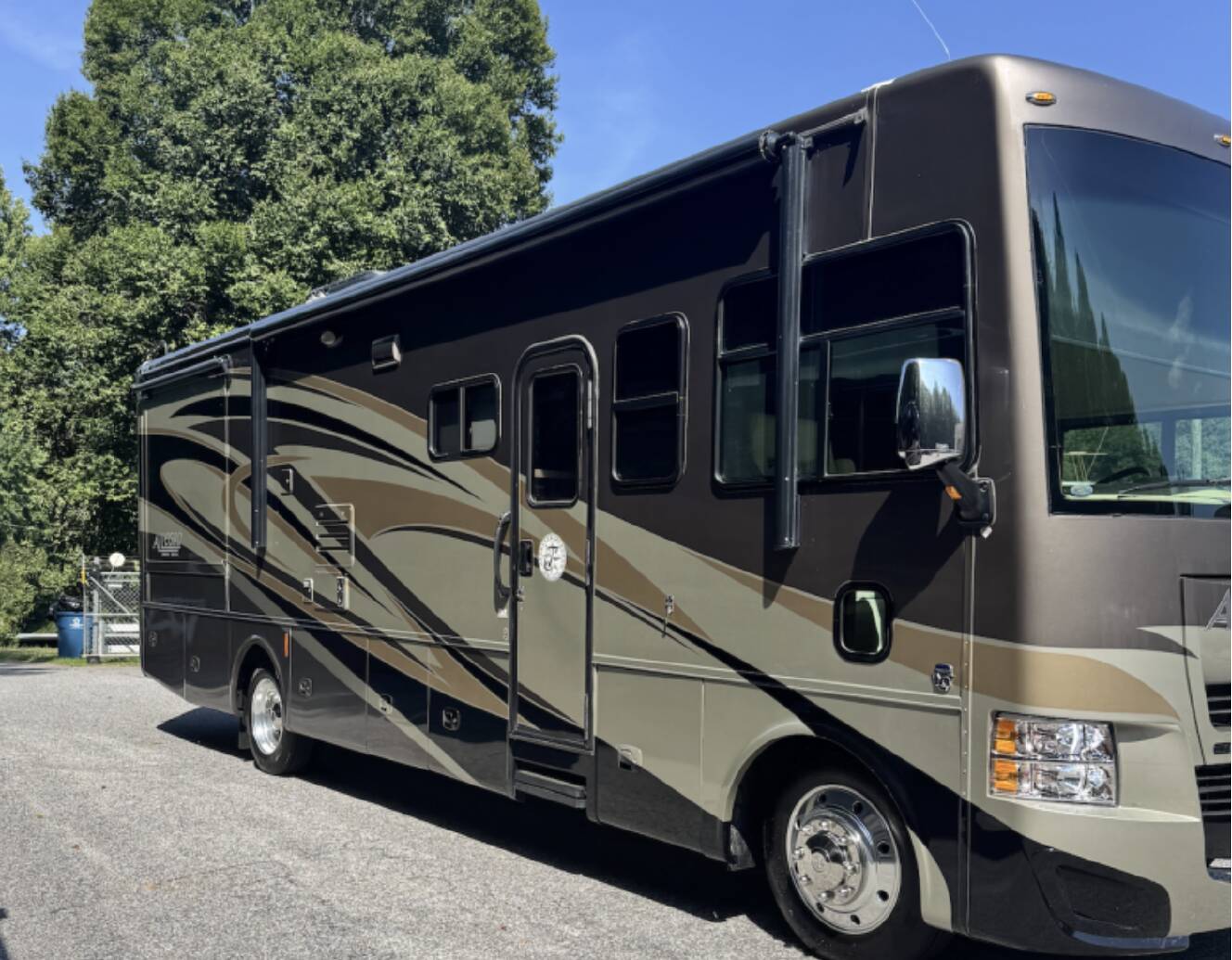 A photo of this 2013 Tiffin Motorhomes ALLEGRO OPEN ROAD 32CA