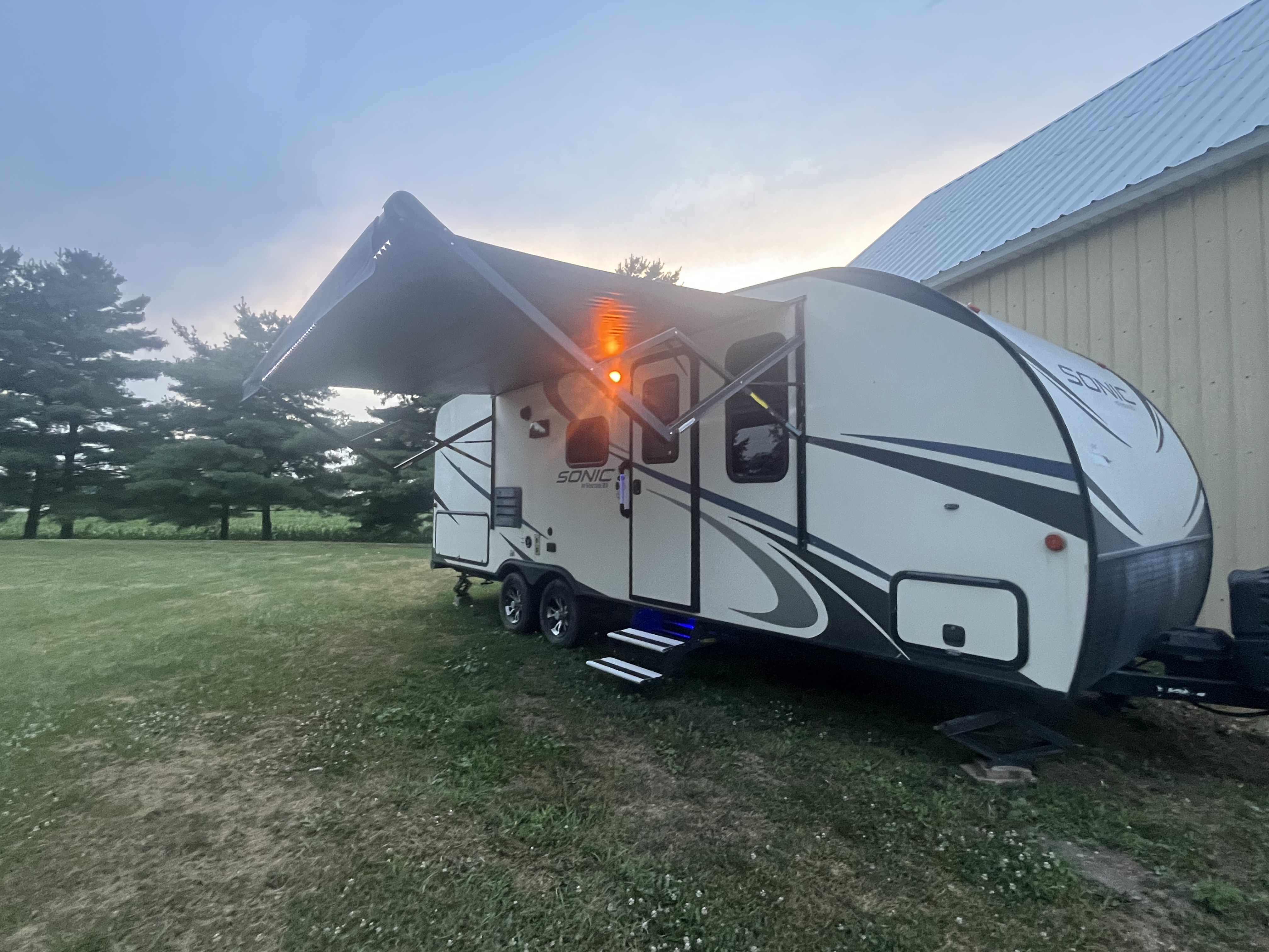 2019 Venture Rv SONIC 220VRB in warren IN