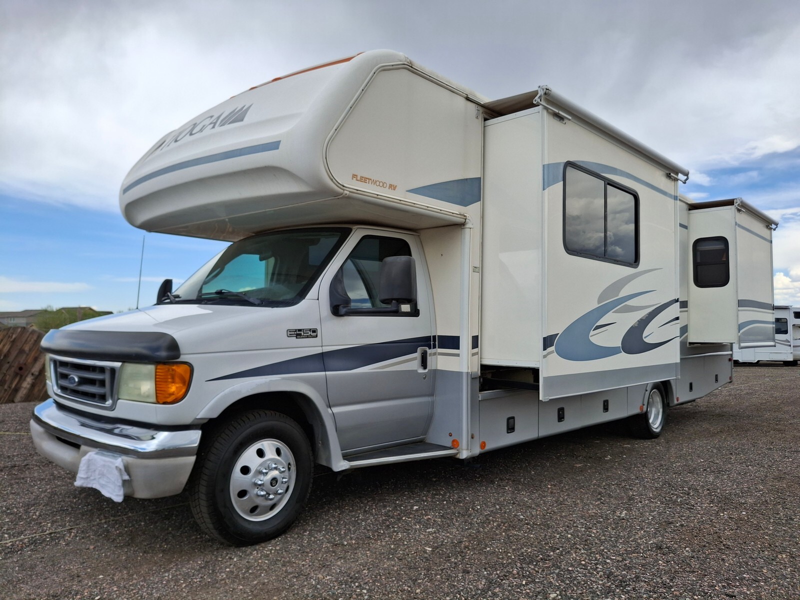 2004 Fleetwood TIOGA 30U RV