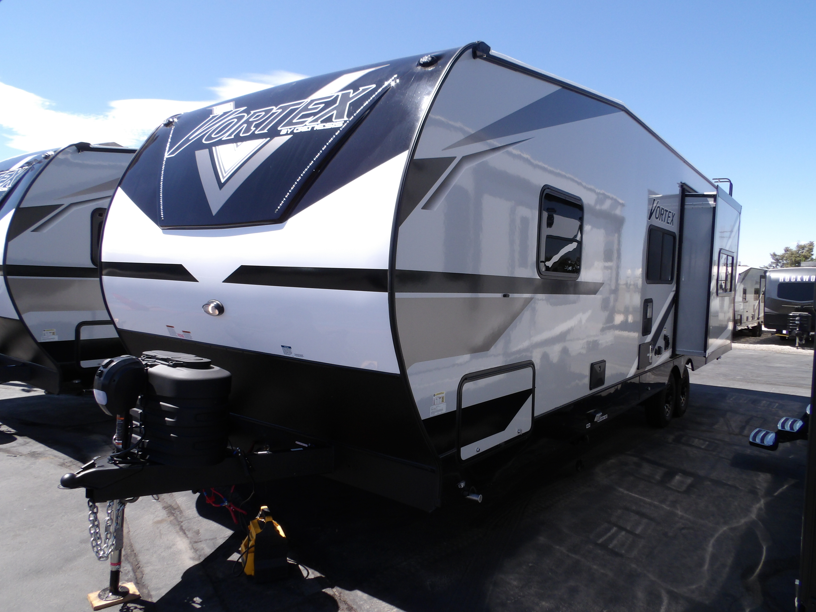 2027 Genesis Supreme Rv VORTEX 2715FSXL in hesperia CA