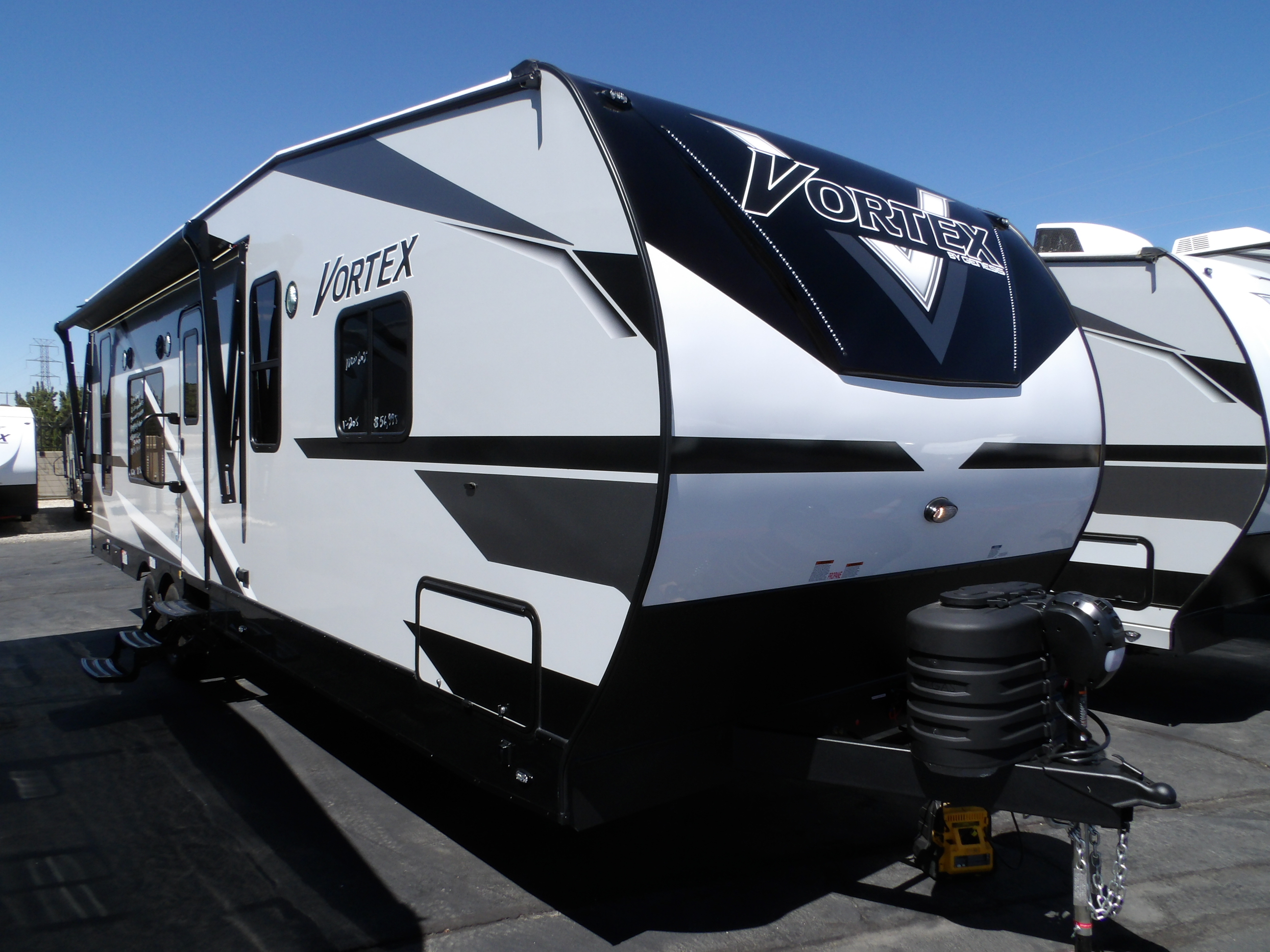 2027 Genesis Supreme Rv VORTEX 2715FSXL in hesperia CA