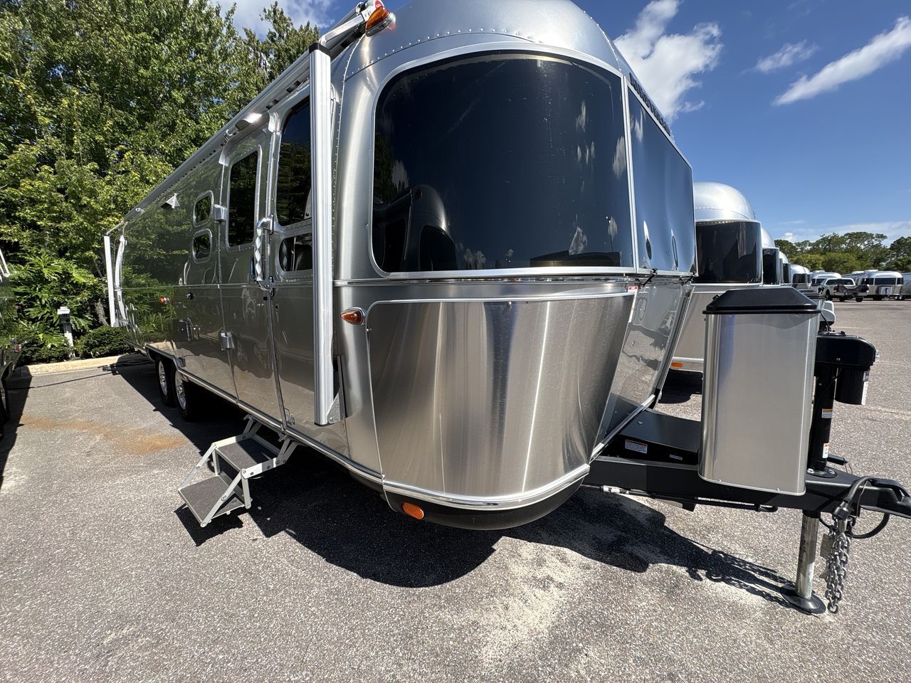 2025 Airstream Classic 30RB in dover FL