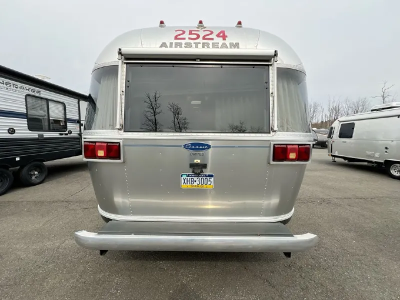 2014 Airstream Classic 27FBQ