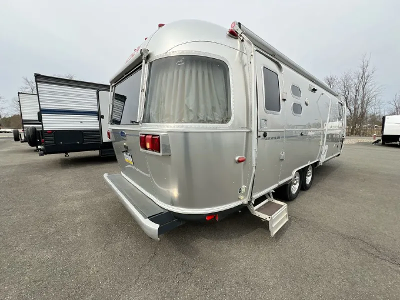 2014 Airstream Classic 27FBQ