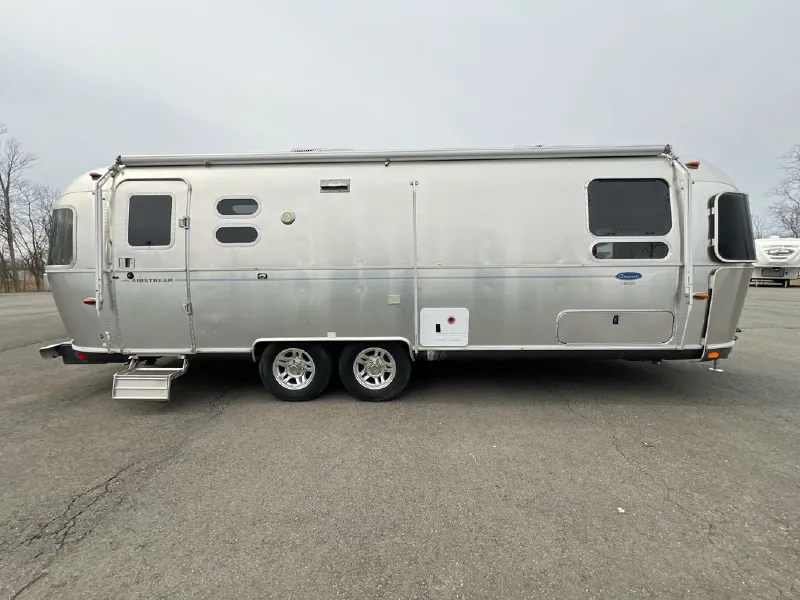 2014 Airstream Classic 27FBQ