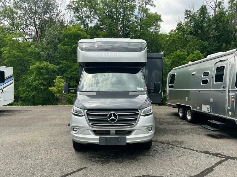 2020 Tiffin Motorhomes WARFARER 25RW