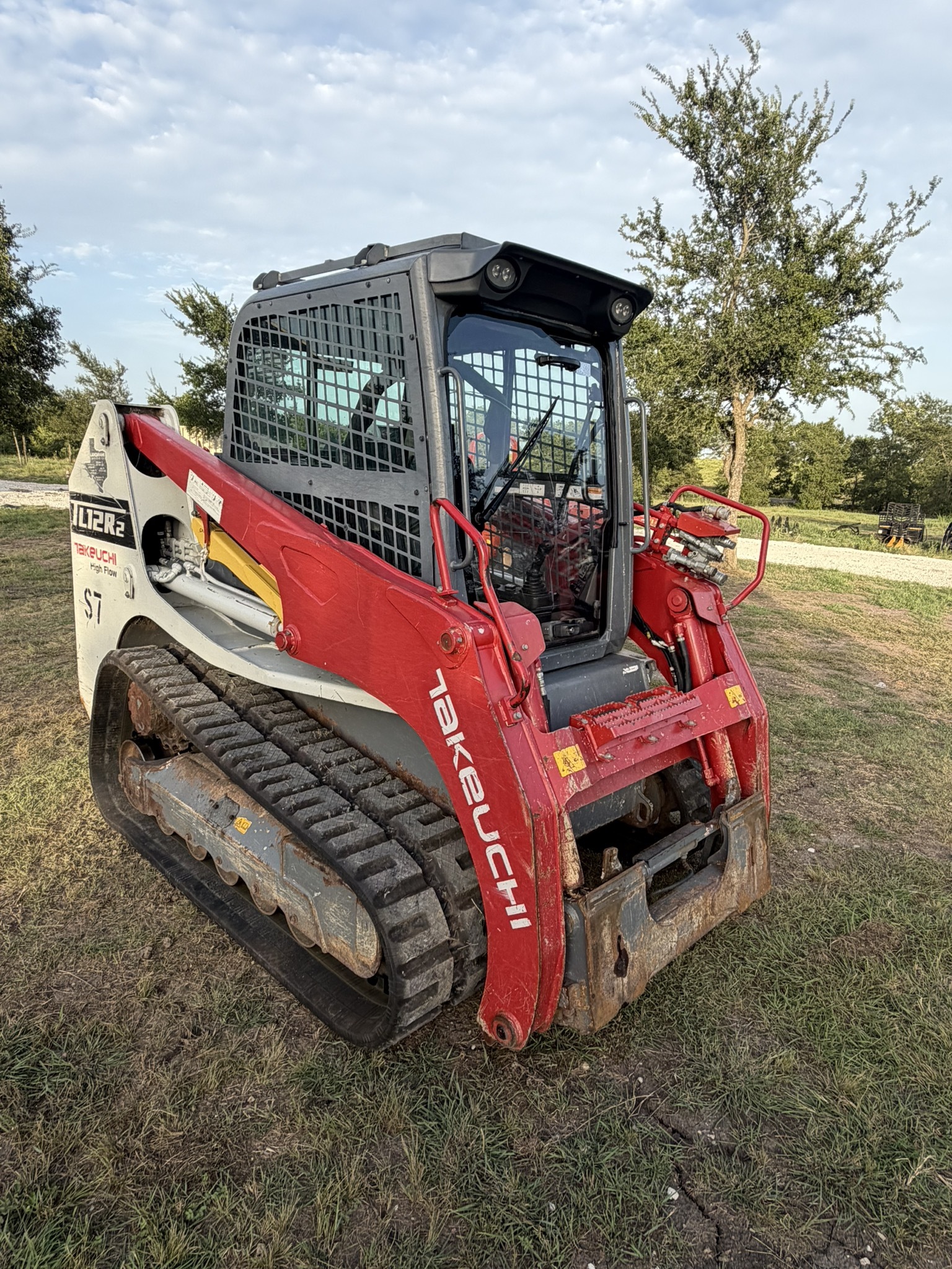 2023 TAKEUCHI TL12 R2 in Axtell, TX