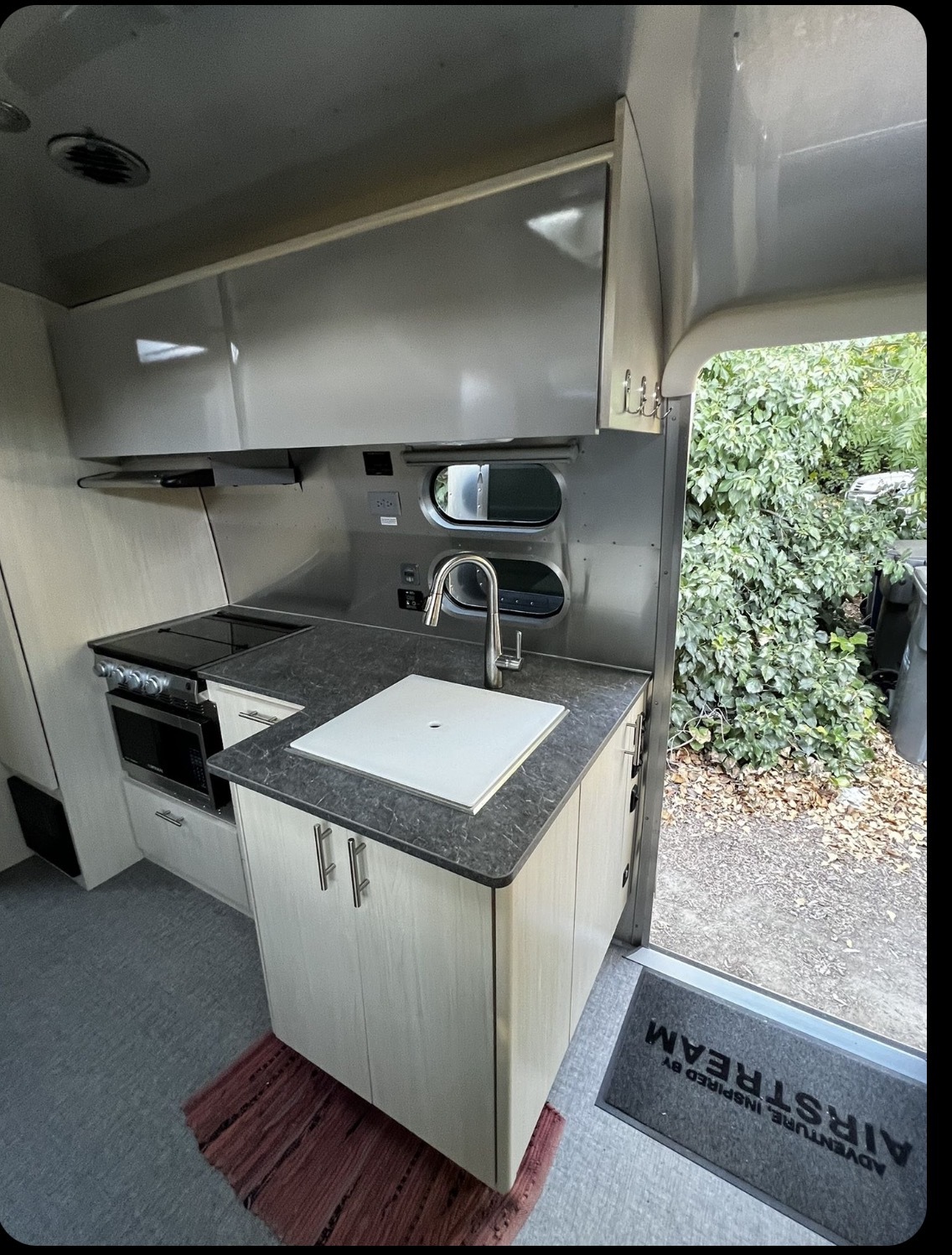 2022 Airstream FLYING CLOUD 27FB TWIN RV