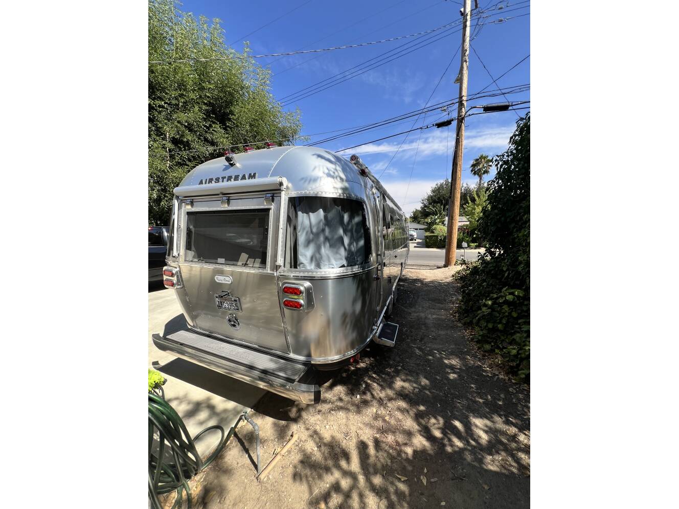 A photo of this 2022 Airstream FLYING CLOUD 27FB TWIN