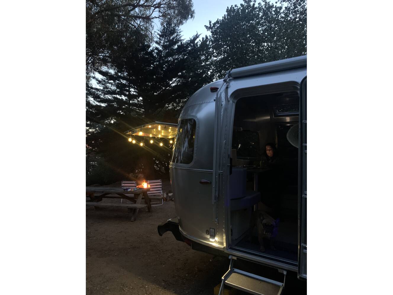 A photo of this 2022 Airstream FLYING CLOUD 27FB TWIN