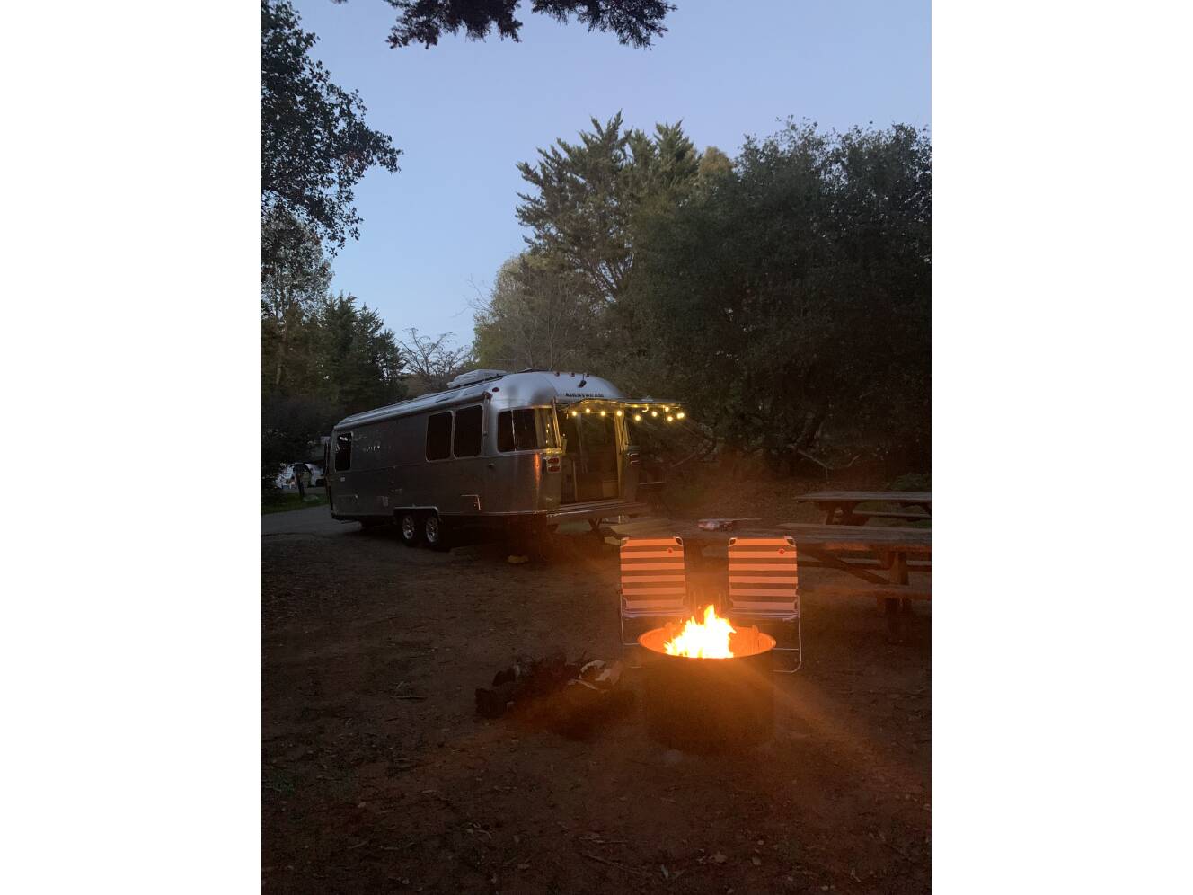 A photo of this 2022 Airstream FLYING CLOUD 27FB TWIN