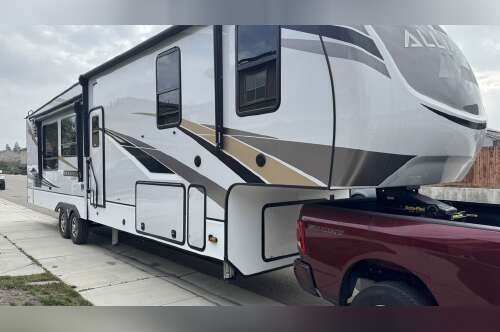 2021 Alliance Rv Paradigm 372RK in manteca CA