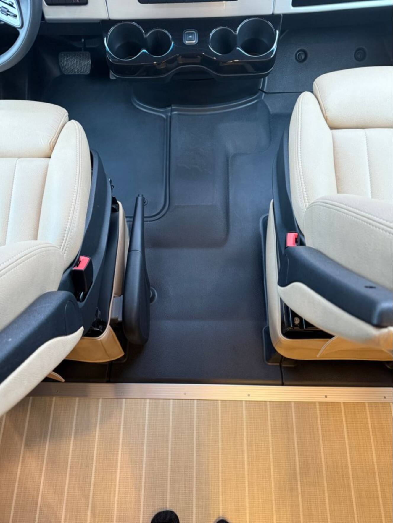 A photo of this 2023 Airstream Tommy Bahama Interstate 24GT