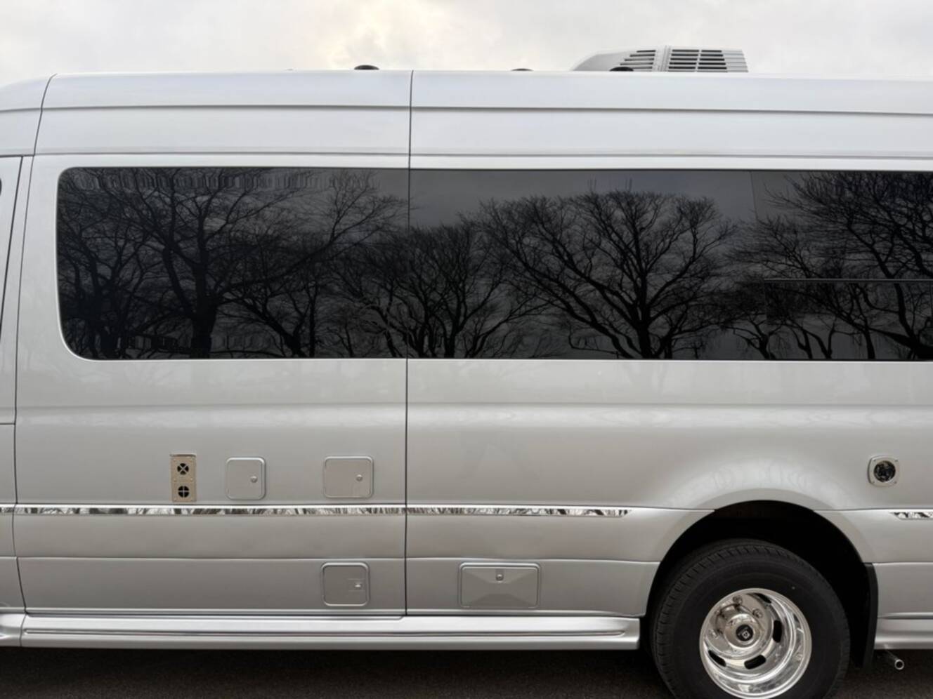 A photo of this 2023 Airstream Tommy Bahama Interstate 24GT