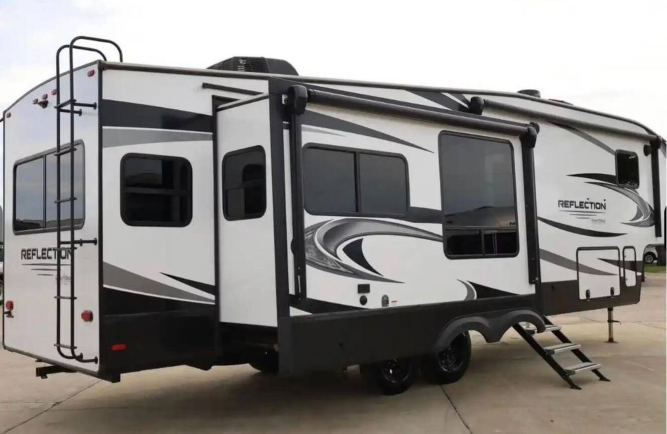 A photo of this 2022 Grand Design Reflection 337RLS