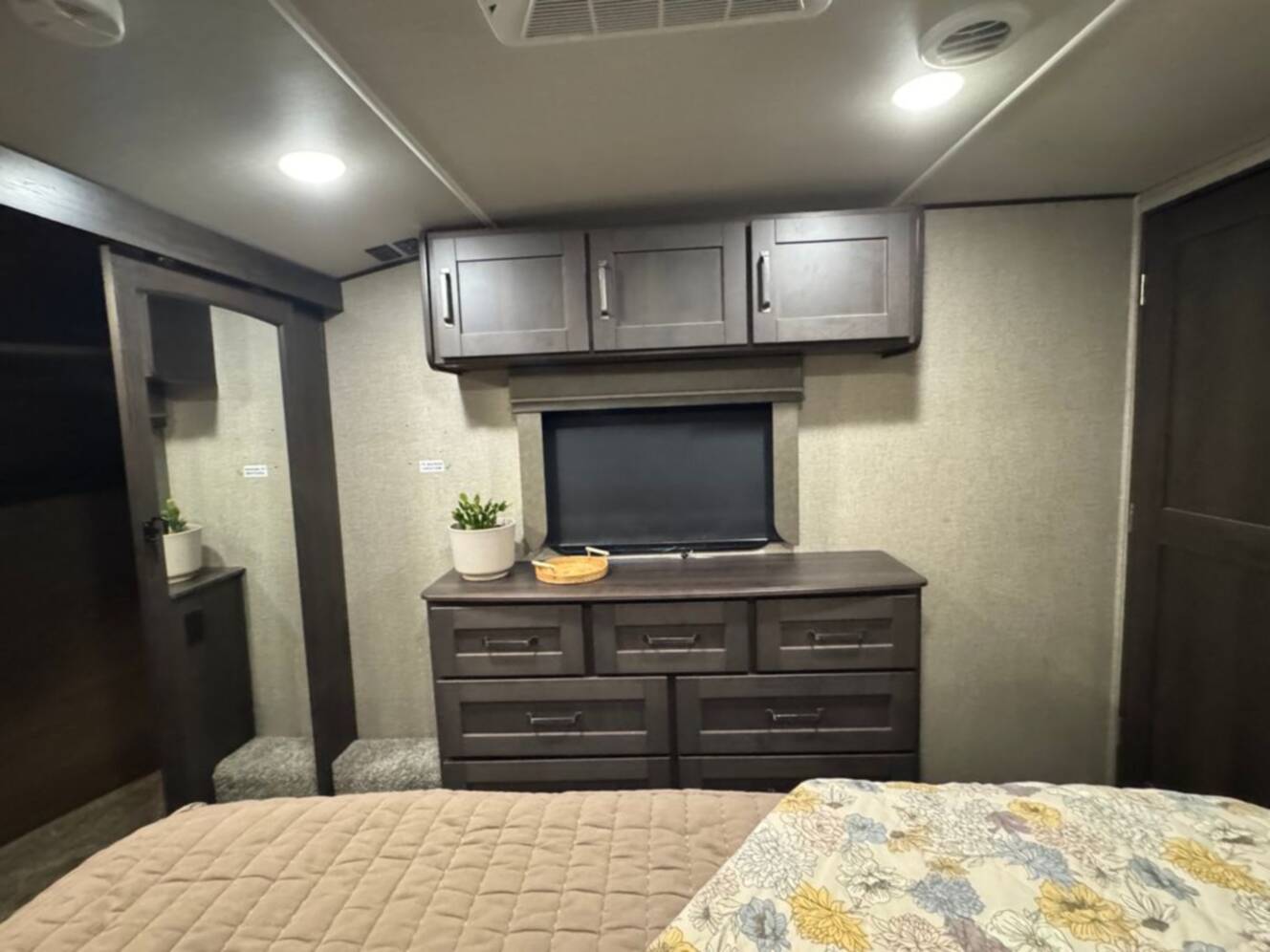 A photo of this 2022 Grand Design Reflection 337RLS