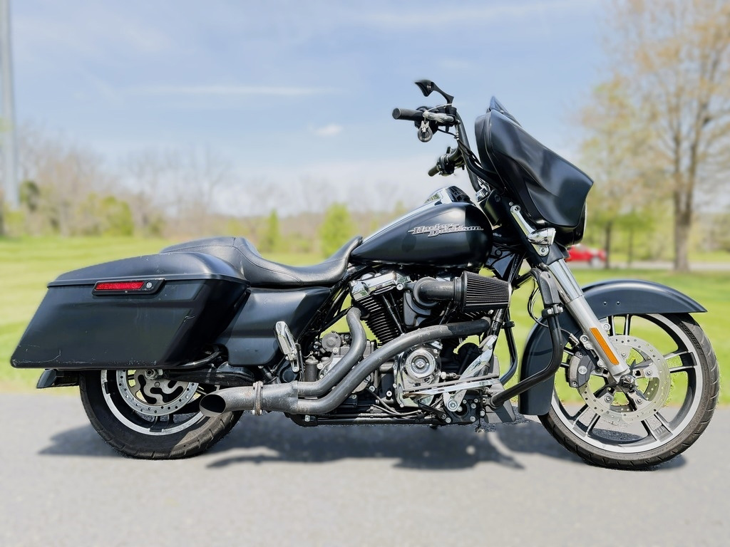 2017 Harley-Davidson Touring Street Glide Special SPECIAL in Zieglerville, PA