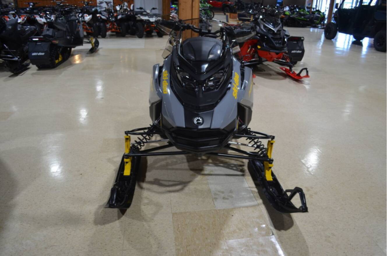 A photo of this 2026 Ski-Doo MXZ Adrenaline 600R E-TEC 137_Grey