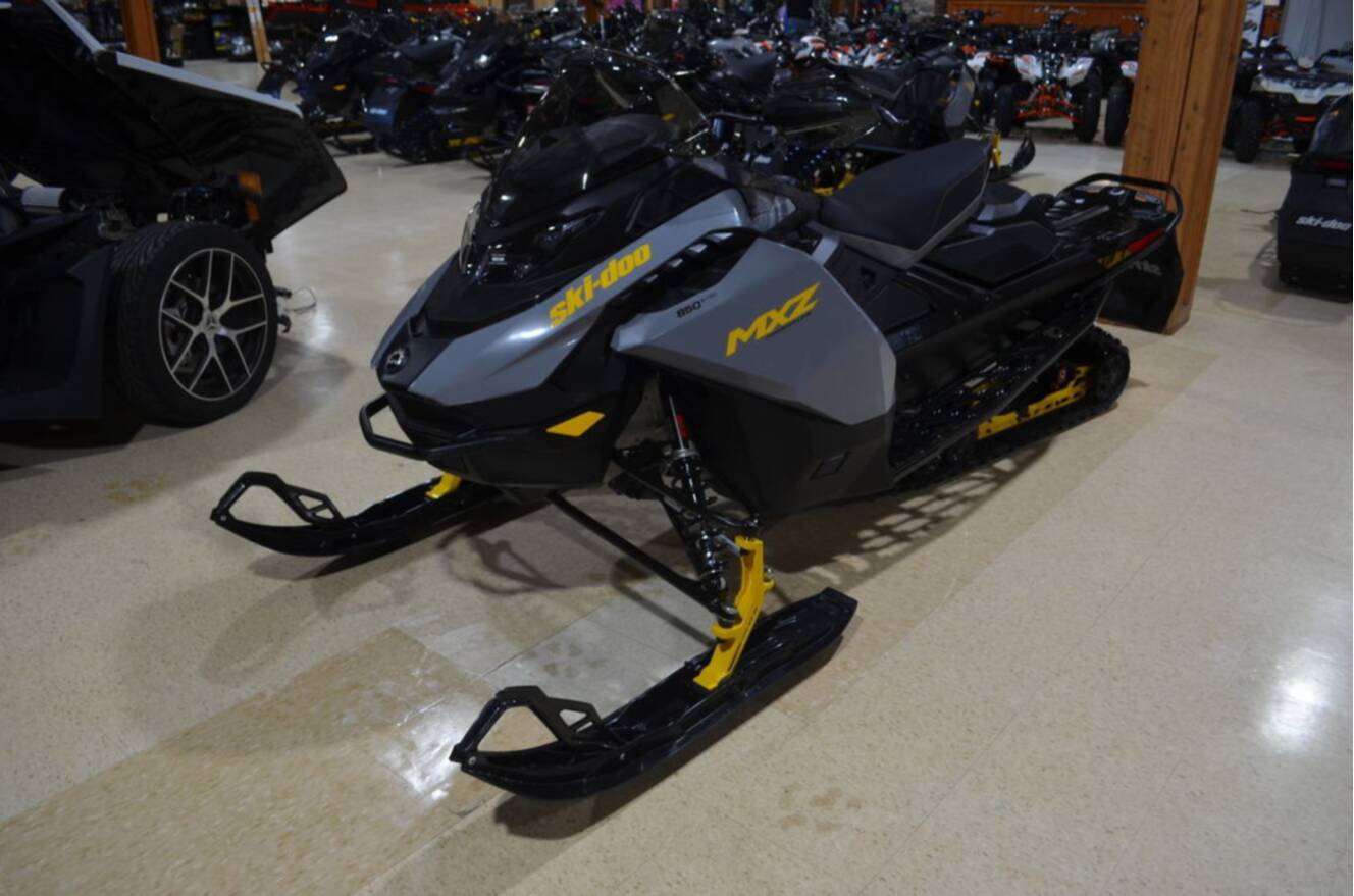A photo of this 2026 Ski-Doo MXZ Adrenaline 600R E-TEC 137_Grey