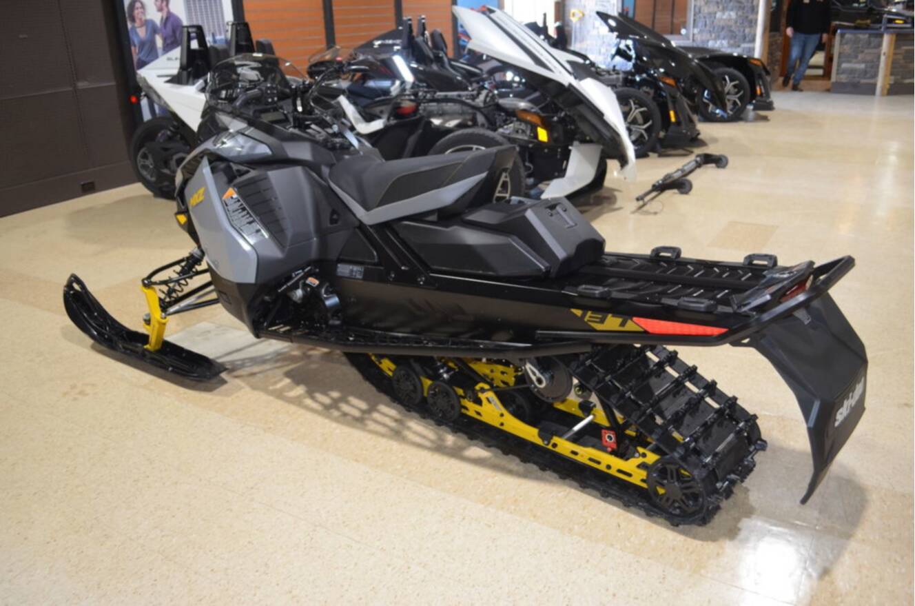 A photo of this 2026 Ski-Doo MXZ Adrenaline 600R E-TEC 137_Grey