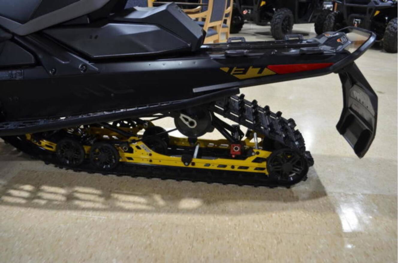 A photo of this 2026 Ski-Doo MXZ Adrenaline 850 E-TEC 137_Grey
