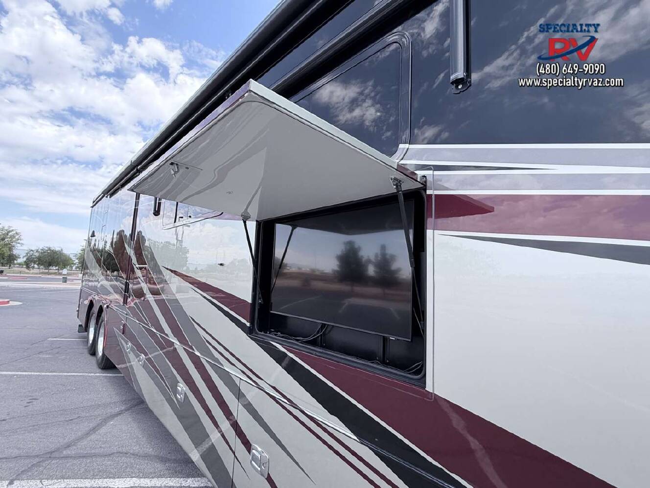A photo of this 2015 Tiffin Motorhomes Allegro Bus 45LP