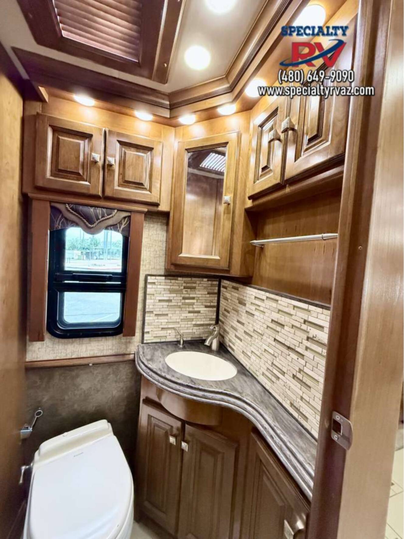 A photo of this 2015 Tiffin Motorhomes Allegro Bus 45LP