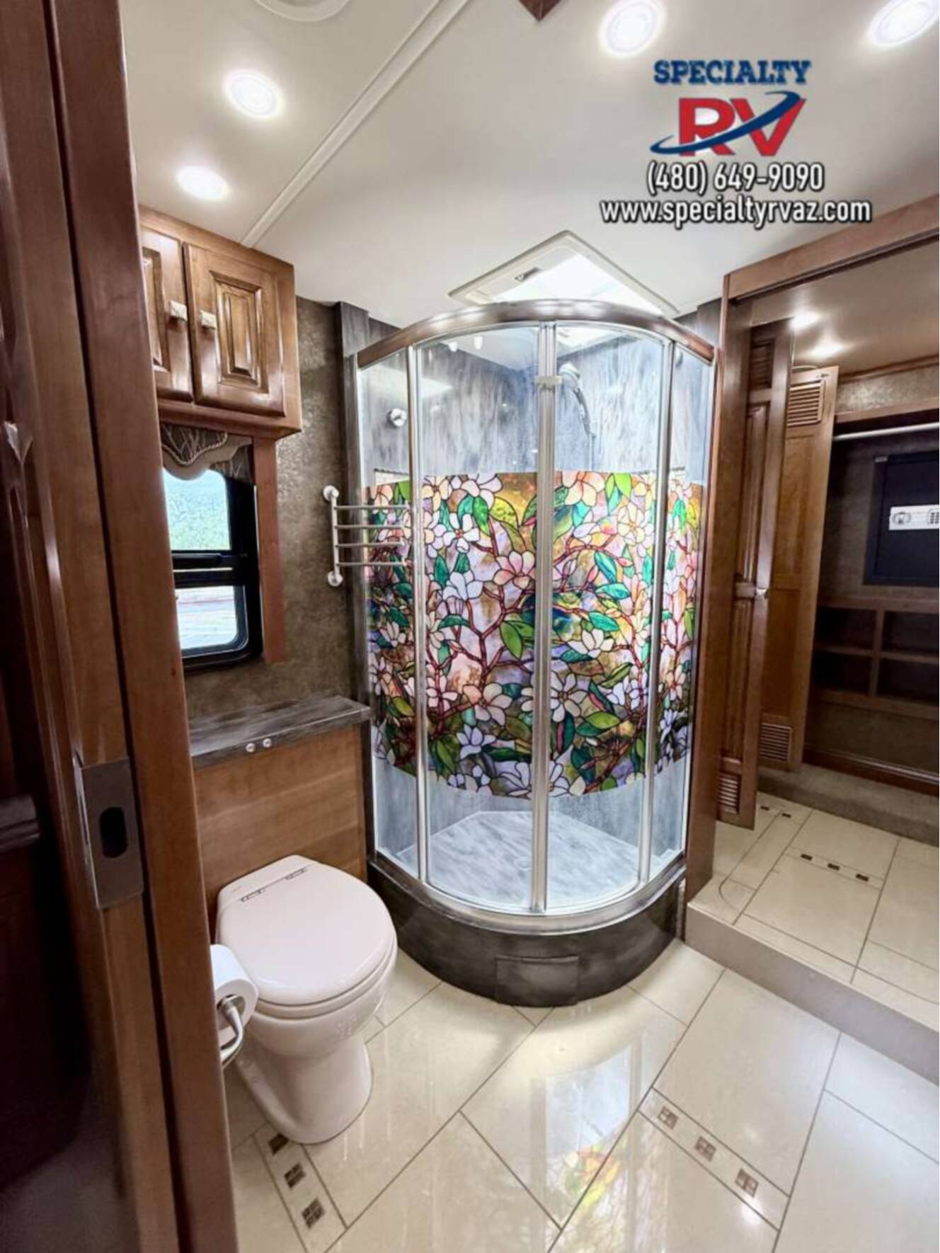 A photo of this 2015 Tiffin Motorhomes Allegro Bus 45LP