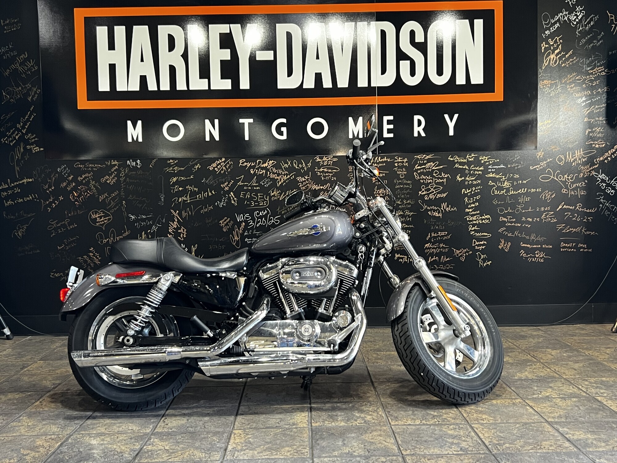 2016 Harley-Davidson 1200 Custom in Montgomery, AL
