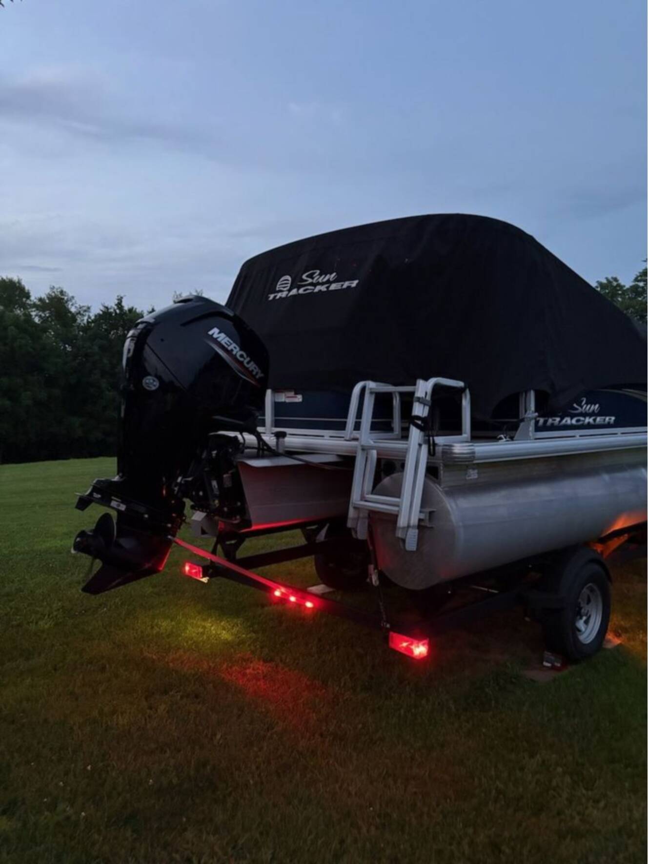 A photo of this 2022 Sun Tracker Party Barge 18 DLX