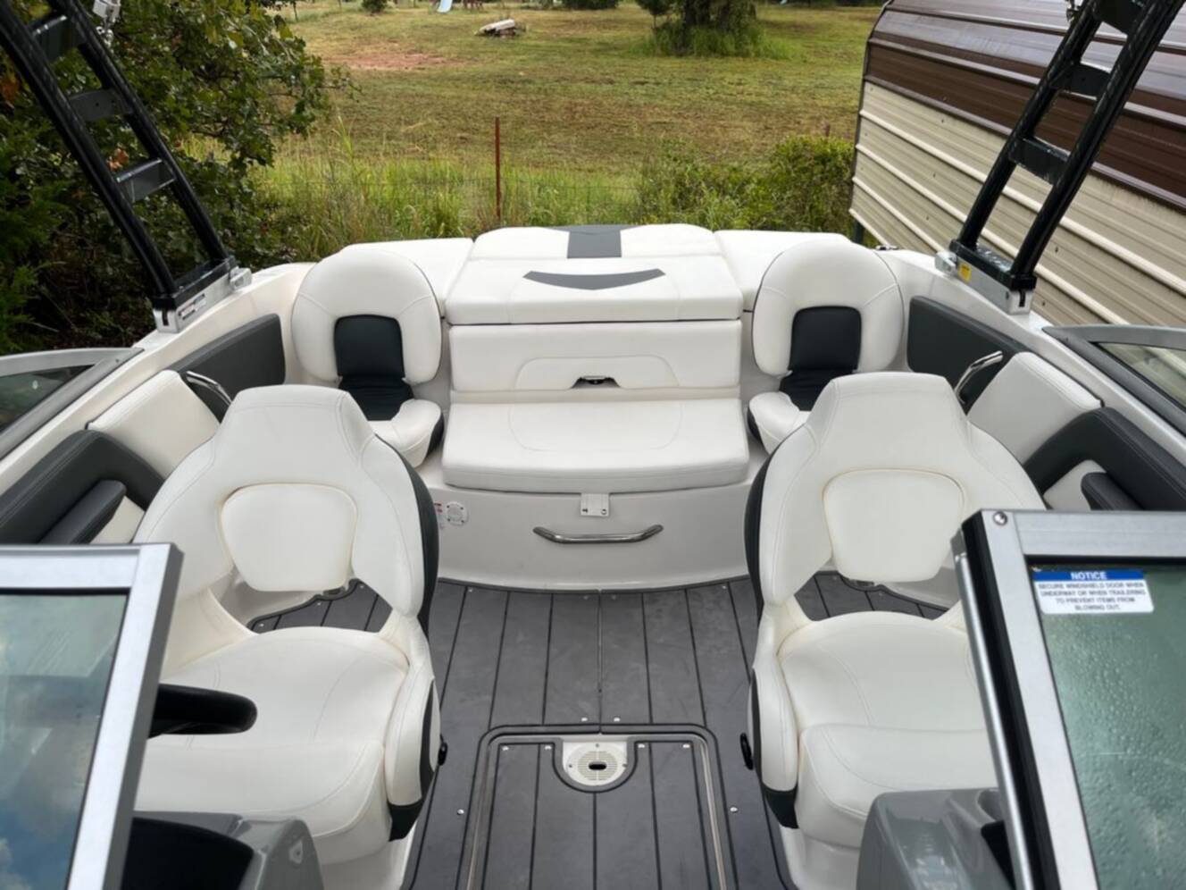 A photo of this 2023 Chaparral 21 SSI Ski & Fish