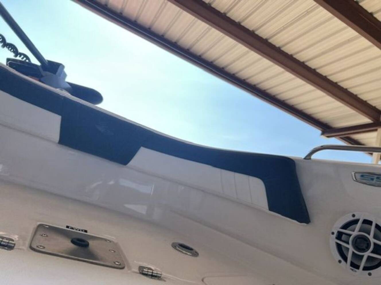 A photo of this 2023 Chaparral 21 SSI Ski & Fish