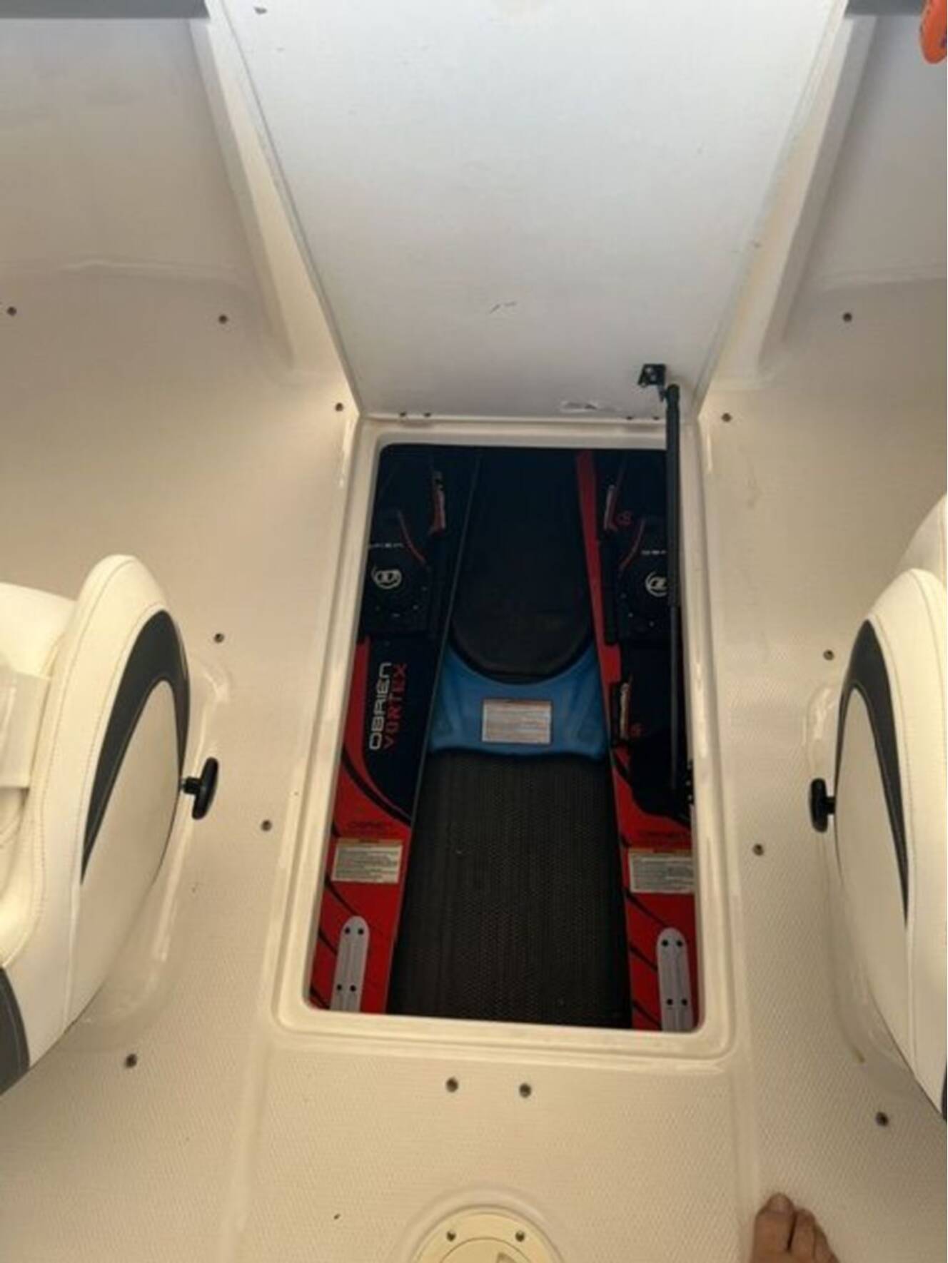 A photo of this 2023 Chaparral 21 SSI Ski & Fish