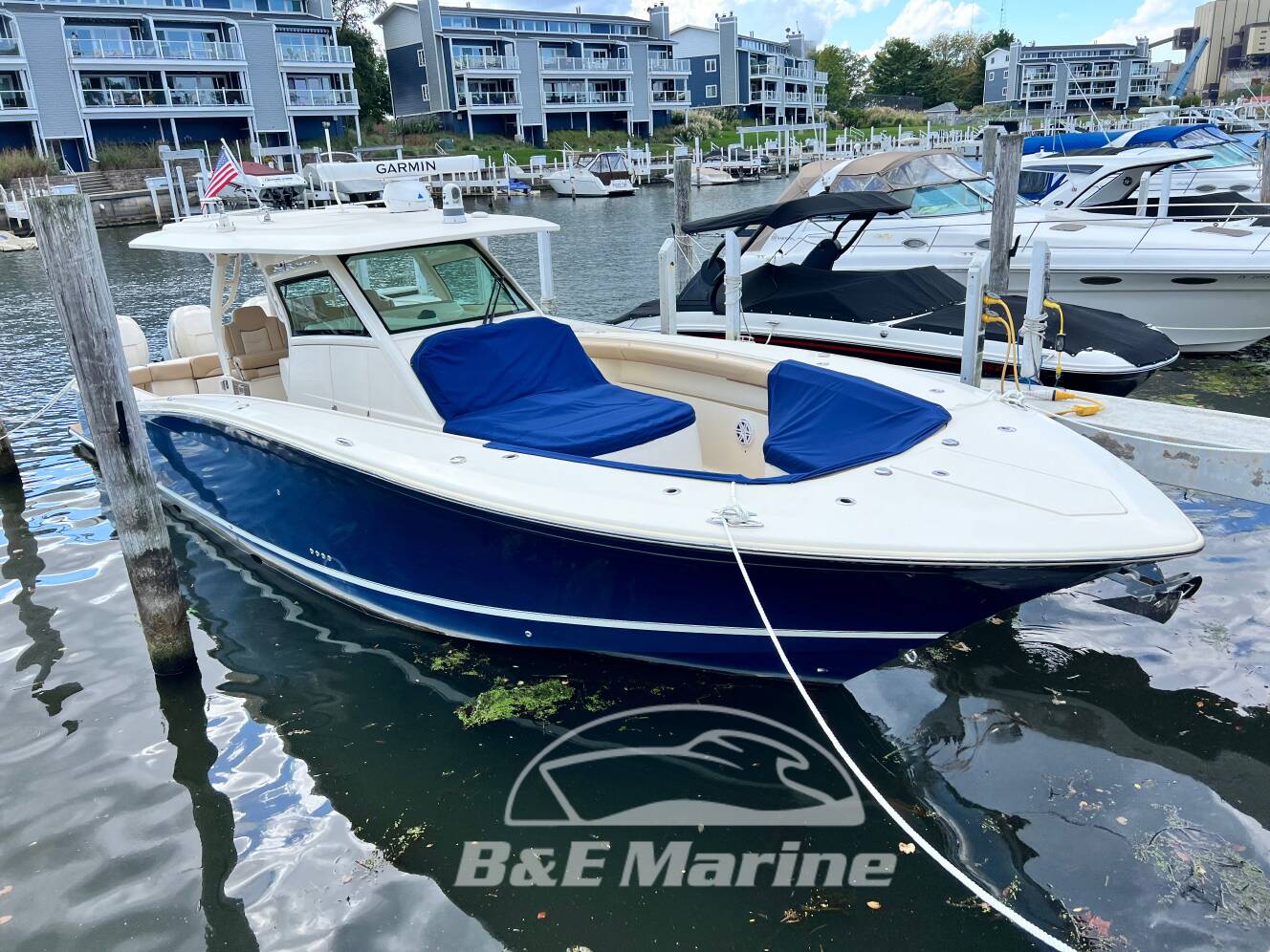 A photo of this 2020 Scout Boats 380 LXF