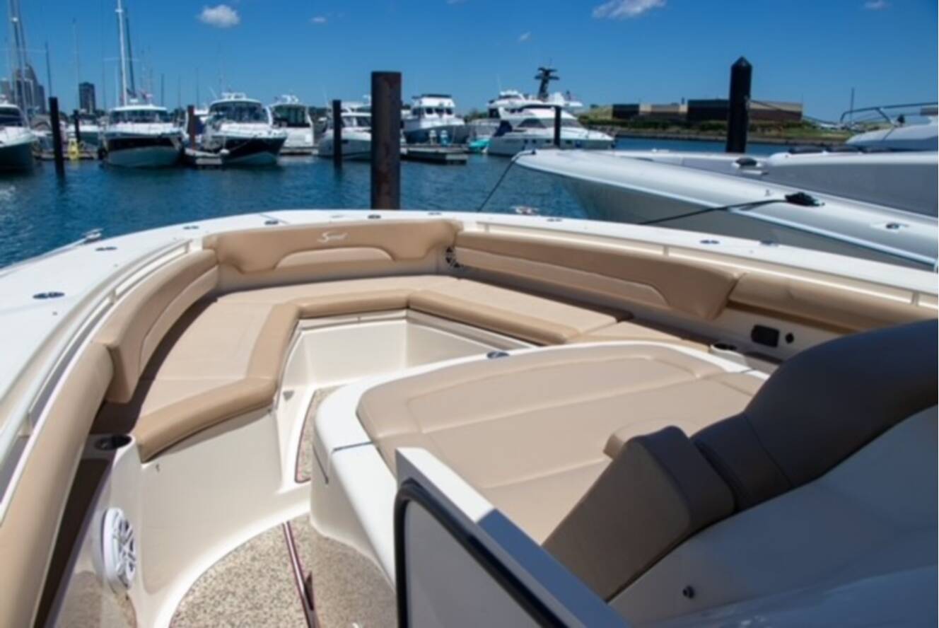 A photo of this 2020 Scout Boats 380 LXF