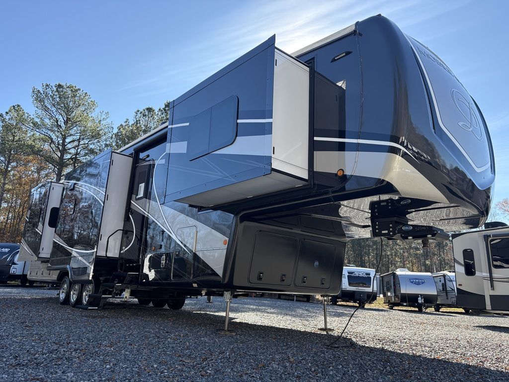 2023 DRV Mobile Suites Luxury 44 ORLANDO RV