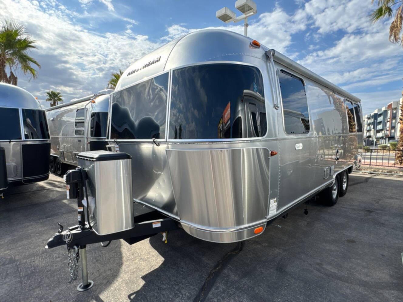 A photo of this 2026 Airstream Flying Cloud ® 25FB