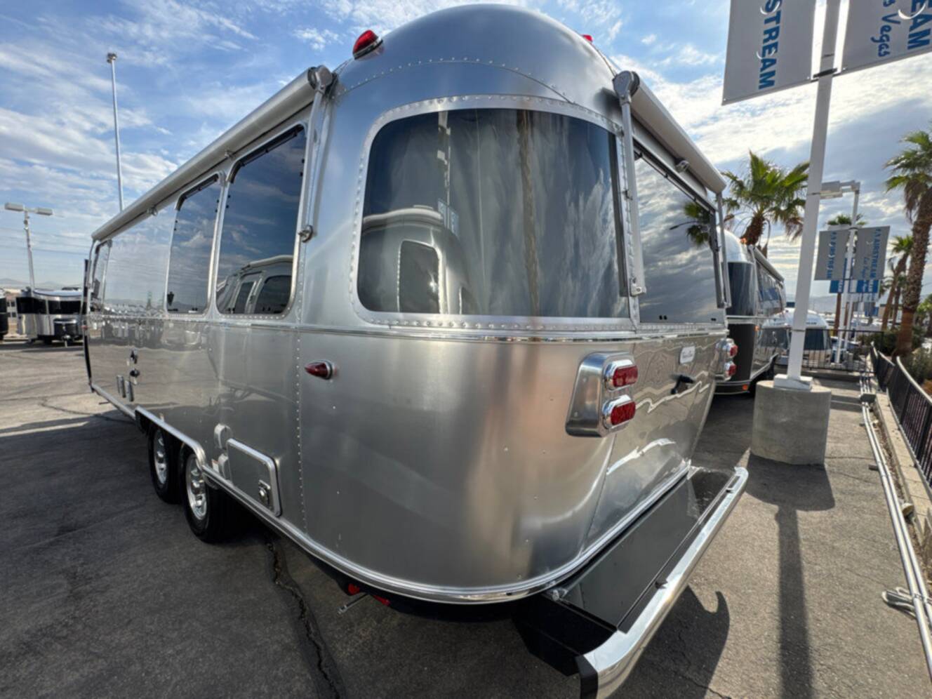 A photo of this 2026 Airstream Flying Cloud ® 25FB