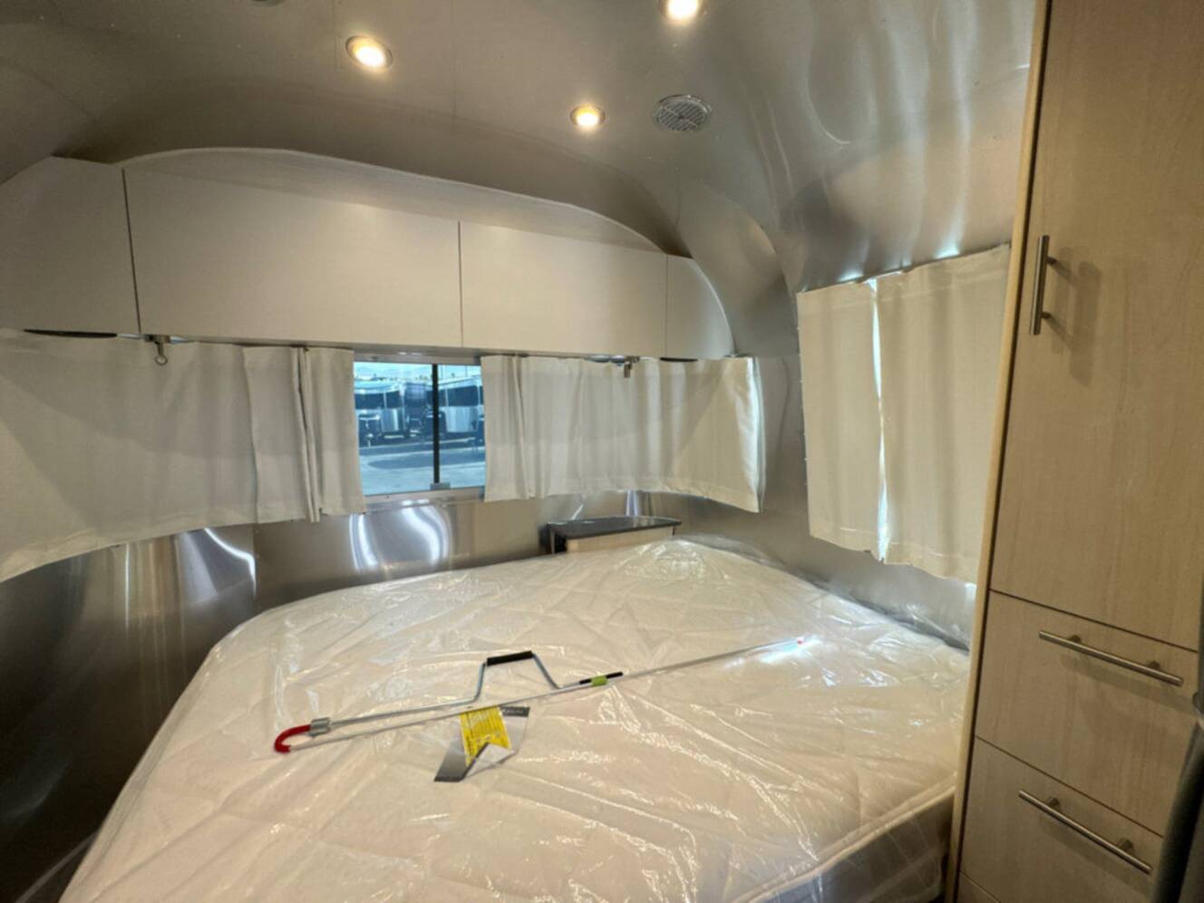 A photo of this 2026 Airstream Flying Cloud ® 25FB